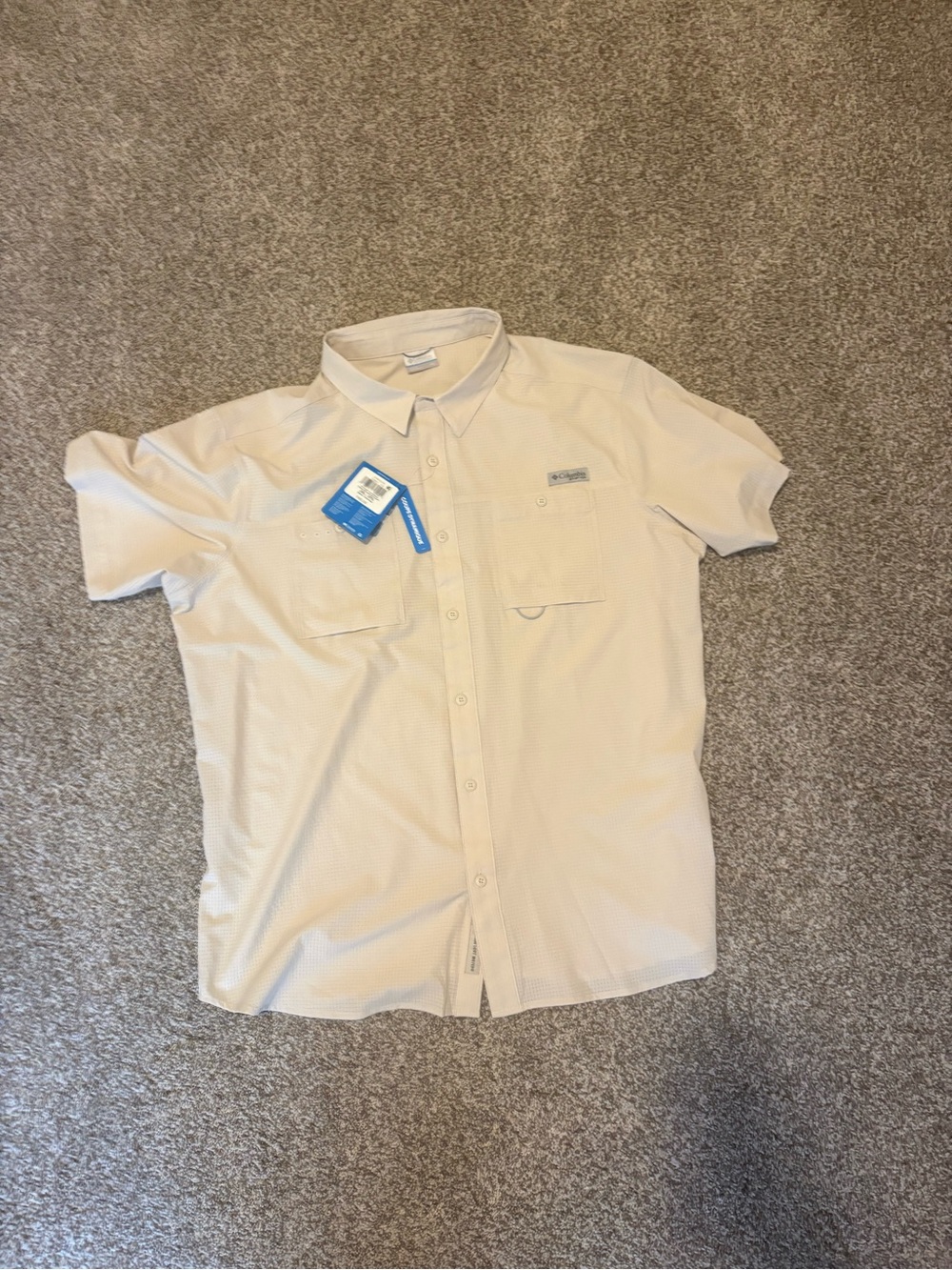 Columbia Men’s Short Sleeve Button-Down Shirt in Light Beige